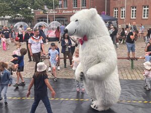 Bild vergr&ouml;&szlig;ern: Sommerfest_Eisbaer