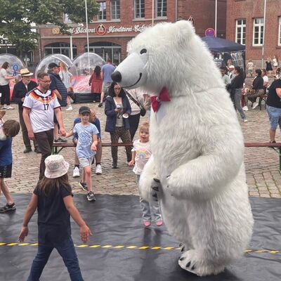 Bild vergr&ouml;&szlig;ern: Sommerfest_Eisbaer